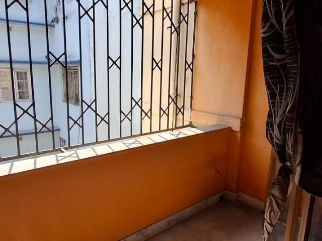 2 BHK Apartment in Kalighat for resale Kolkata. The reference number is 21376384