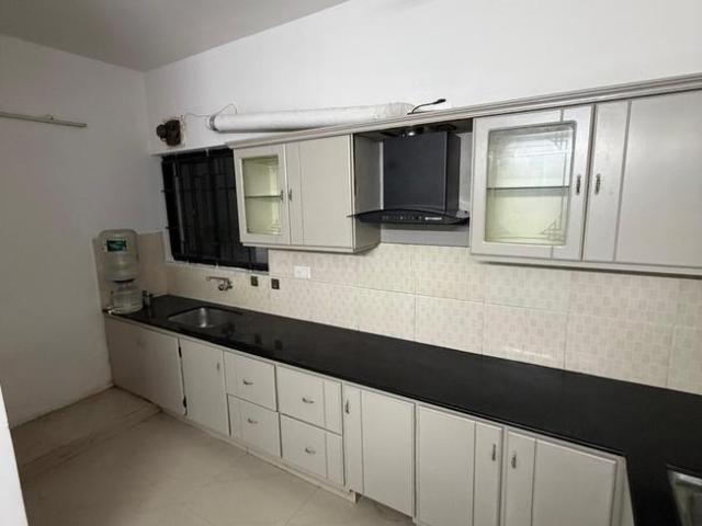 2 BHK Apartment in Kaloor for rent Kochi. The reference number is 20893503