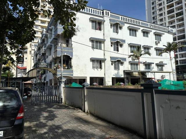 2 BHK Apartment in Kaloor for resale Kochi. The reference number is 21286818