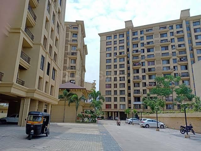 2 BHK Apartment in Kalpataru Nagar for rent Nashik. The reference number is 16277204