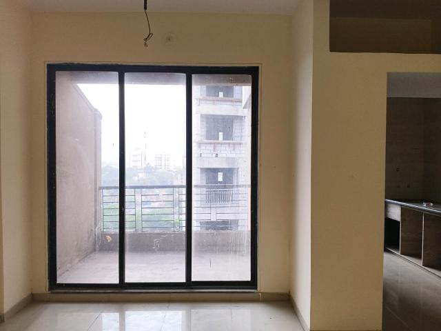 2 BHK Apartment in Kalyan West for resale Kalyan. The reference number is 17124541