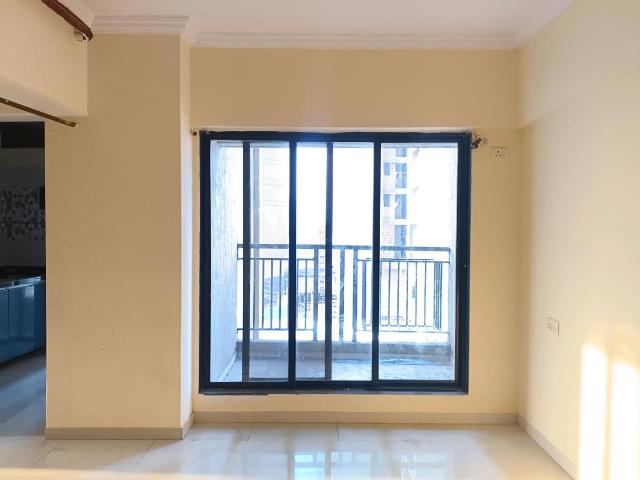2 BHK Apartment in Kalyan West for resale Kalyan. The reference number is 19424018