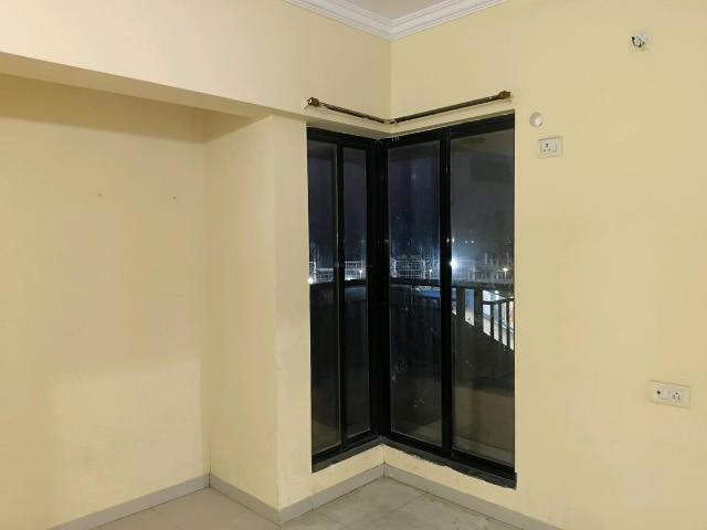 2 BHK Apartment in Kalyan West for resale Kalyan. The reference number is 20170670