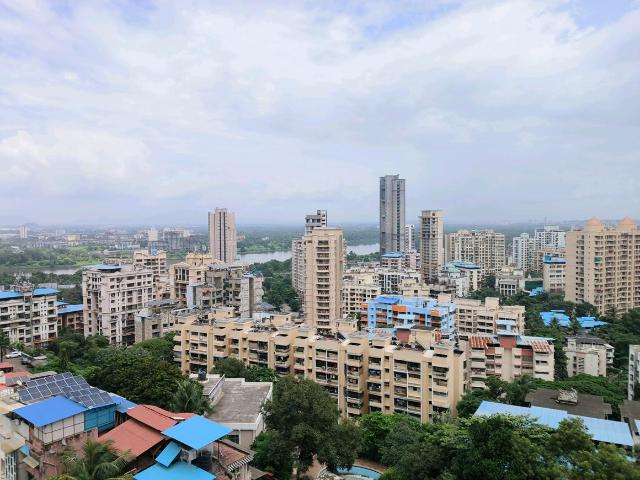 2 BHK Apartment in Kalyan West for resale Kalyan. The reference number is 21067797