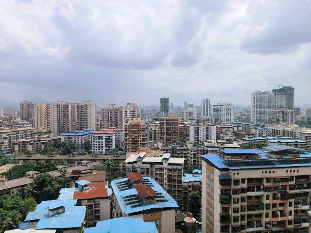 2 BHK Apartment in Kalyan West for resale Kalyan. The reference number is 21068356