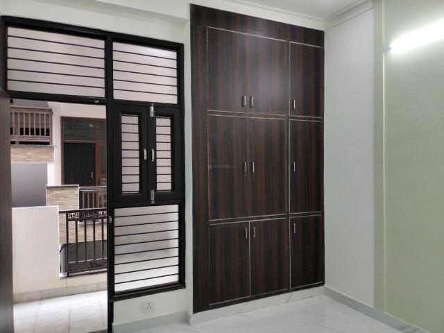 2 BHK Apartment in Kambakshpur for resale Noida. The reference number is 20164612
