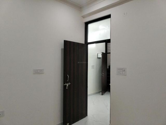2 BHK Apartment in Kambakshpur for resale Noida. The reference number is 20165246