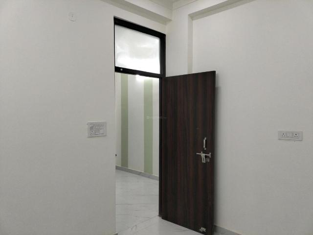 2 BHK Apartment in Kambakshpur for resale Noida. The reference number is 20166038