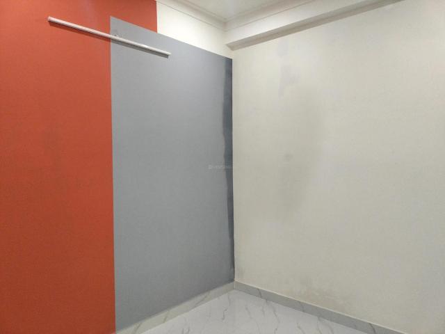 2 BHK Apartment in Kambakshpur for resale Noida. The reference number is 20166119