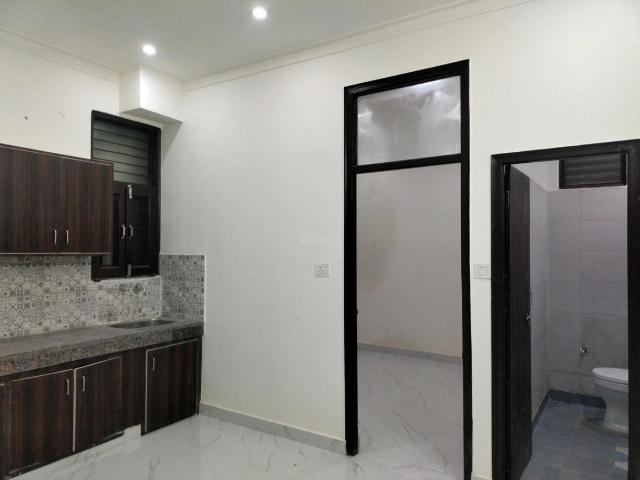 2 BHK Apartment in Kambakshpur for resale Noida. The reference number is 20166490