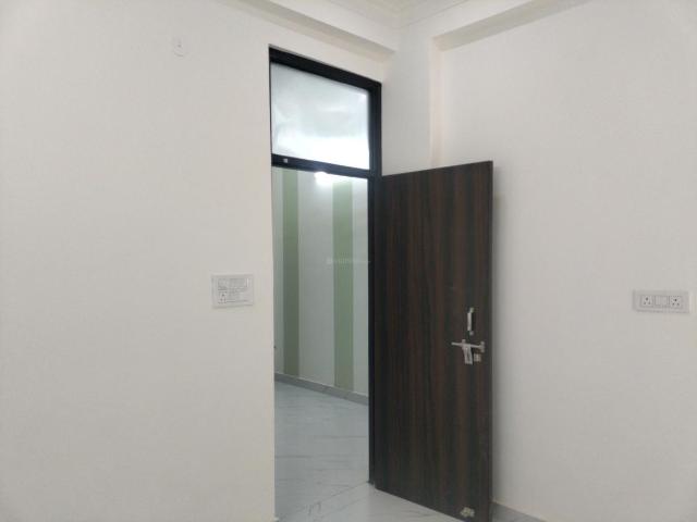 2 BHK Apartment in Kambakshpur for resale Noida. The reference number is 20695249