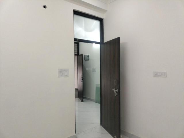 2 BHK Apartment in Kambakshpur for resale Noida. The reference number is 20695694