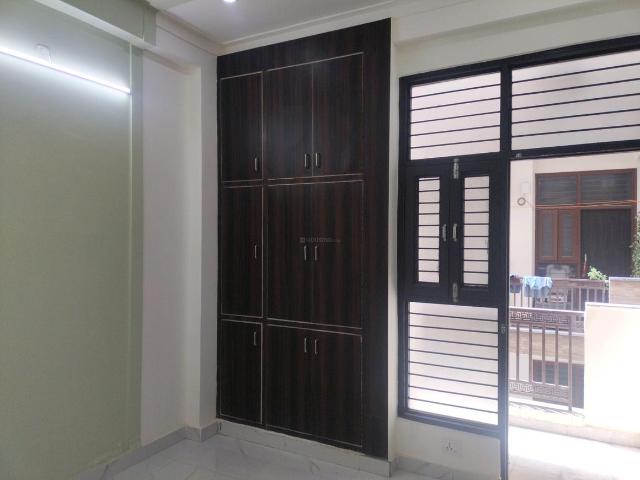 2 BHK Apartment in Kambakshpur for resale Noida. The reference number is 20695957