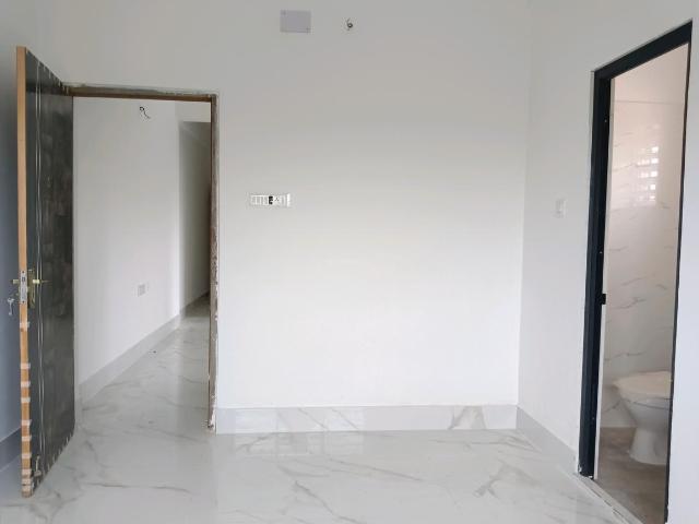 2 BHK Apartment in Kamdahari for resale Kolkata. The reference number is 19797971