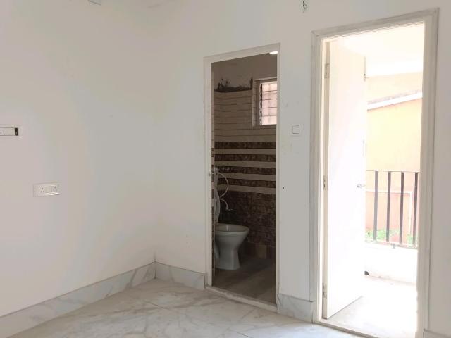 2 BHK Apartment in Kamdahari for resale Kolkata. The reference number is 19832612