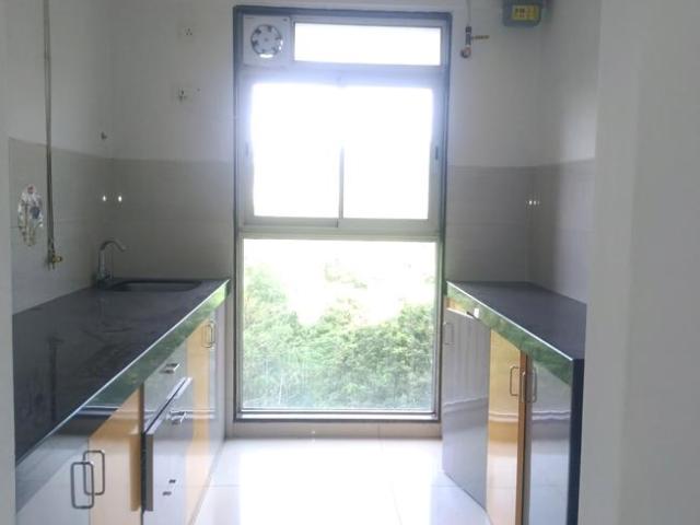 2 BHK Apartment in Kandivali East for rent Mumbai. The reference number is 18359276