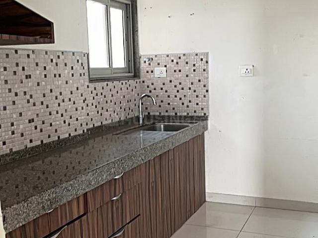 2 BHK Apartment in Kandivali East for rent Mumbai. The reference number is 18692618