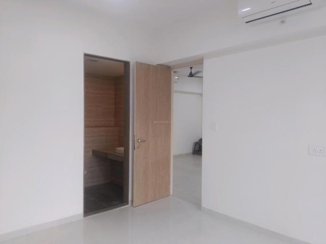 2 BHK Apartment in Kandivali East for rent Mumbai. The reference number is 19432771