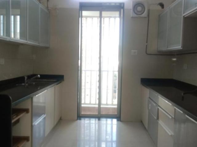 2 BHK Apartment in Kandivali East for rent Mumbai. The reference number is 19601326