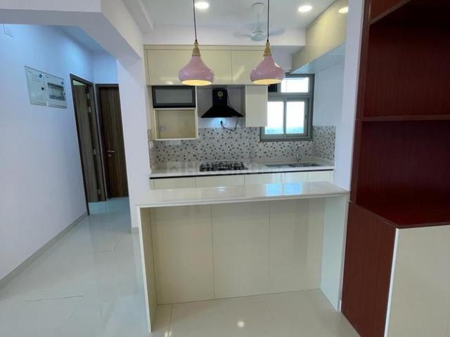 2 BHK Apartment in Kandivali East for rent Mumbai. The reference number is 20103952