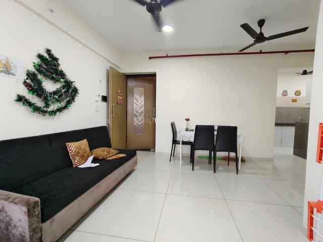 2 BHK Apartment in Kandivali East for rent Mumbai. The reference number is 20294918
