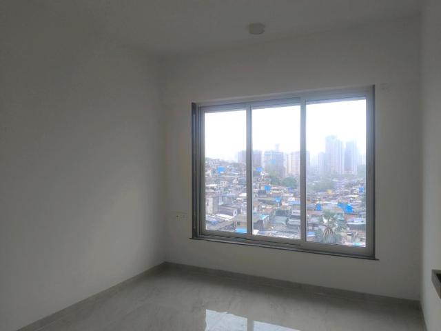2 BHK Apartment in Kandivali East for rent Mumbai. The reference number is 20453257