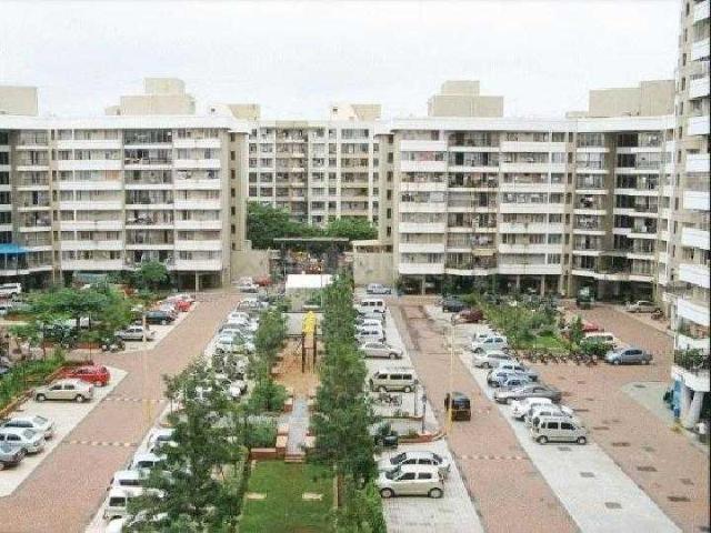 2 BHK Apartment in Kandivali East for rent Mumbai. The reference number is 20751978