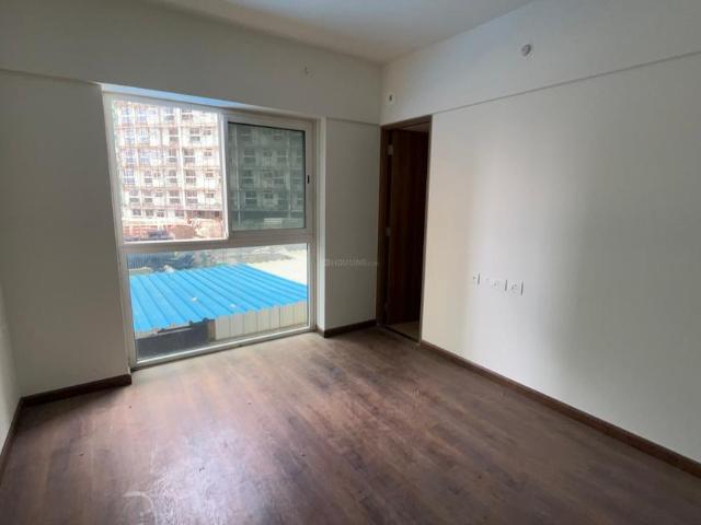 2 BHK Apartment in Kandivali East for rent Mumbai. The reference number is 20999944