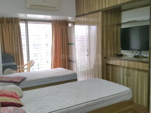 2 BHK Apartment in Kandivali East for rent Mumbai. The reference number is 21006748