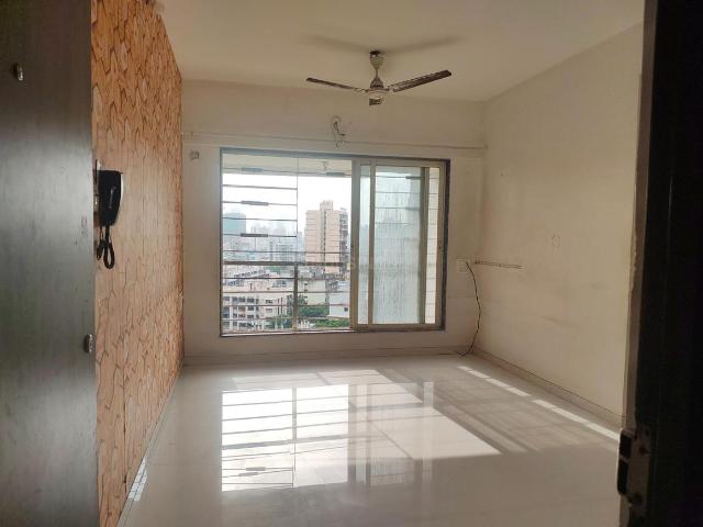 2 BHK Apartment in Kandivali East for rent Mumbai. The reference number is 21003940