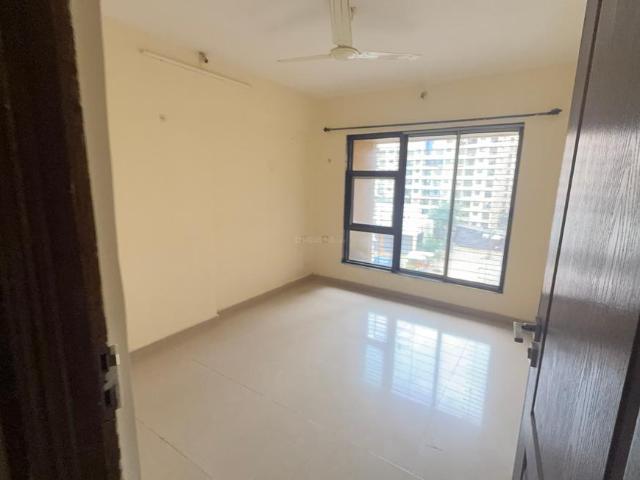 2 BHK Apartment in Kandivali East for rent Mumbai. The reference number is 21029373