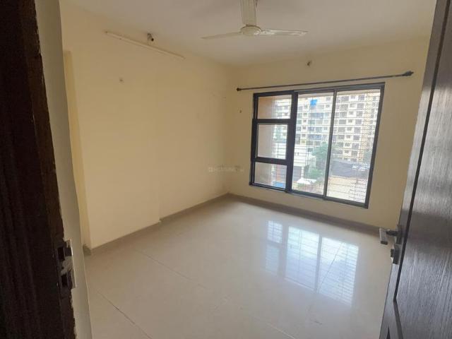2 BHK Apartment in Kandivali East for rent Mumbai. The reference number is 21029435