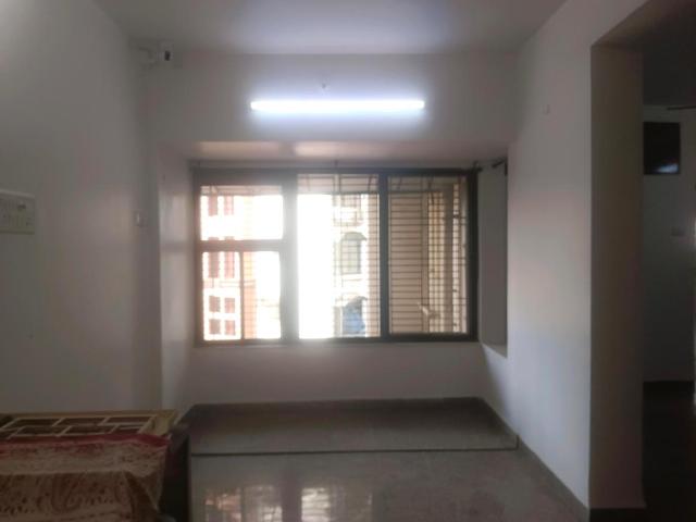 2 BHK Apartment in Kandivali East for rent Mumbai. The reference number is 21044578