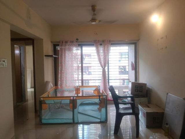 2 BHK Apartment in Kandivali East for rent Mumbai. The reference number is 21045424