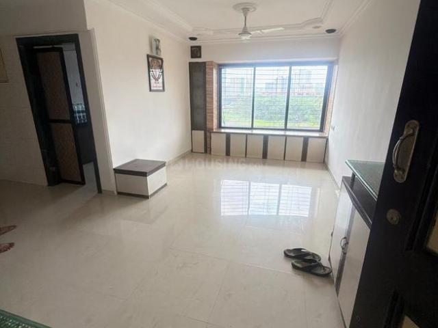 2 BHK Apartment in Kandivali East for rent Mumbai. The reference number is 21049641