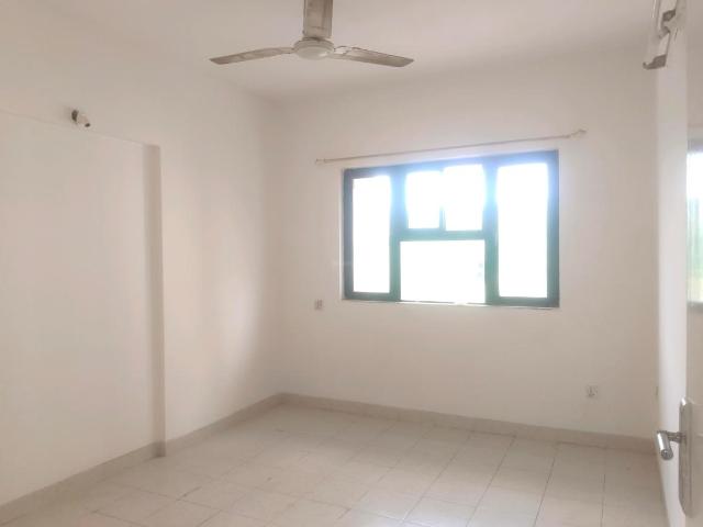 2 BHK Apartment in Kandivali East for rent Mumbai. The reference number is 21043012