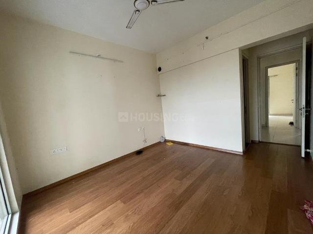 2 BHK Apartment in Kandivali East for rent Mumbai. The reference number is 21110266