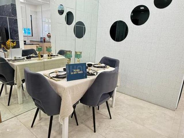 2 BHK Apartment in Kandivali East for resale Mumbai. The reference number is 17200445