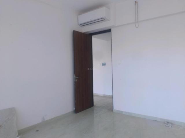 2 BHK Apartment in Kandivali East for resale Mumbai. The reference number is 18423424