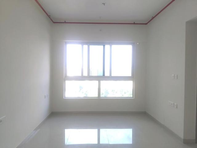 2 BHK Apartment in Kandivali East for resale Mumbai. The reference number is 18700292