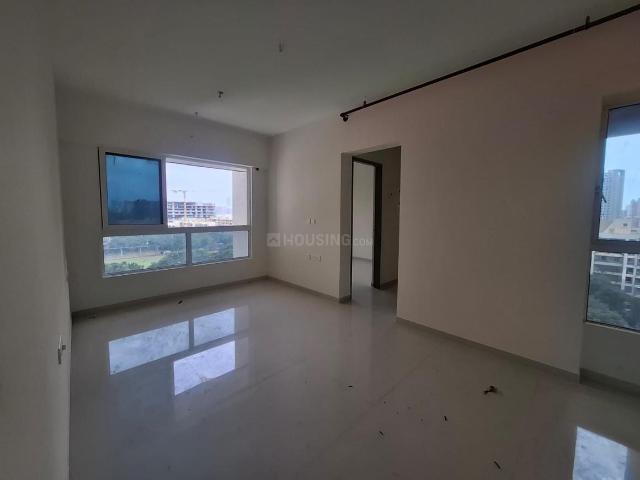 2 BHK Apartment in Kandivali East for resale Mumbai. The reference number is 18866363