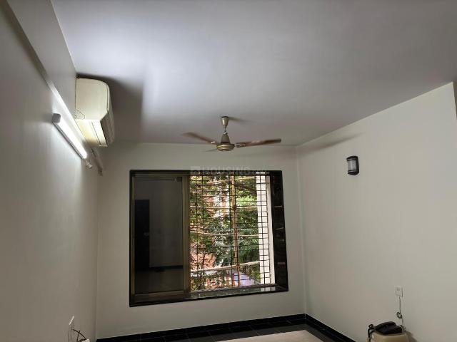2 BHK Apartment in Kandivali East for resale Mumbai. The reference number is 18001892