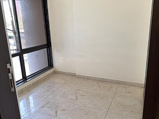2 BHK Apartment in Kandivali East for resale Mumbai. The reference number is 19576930
