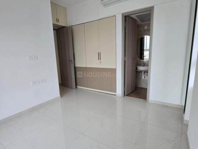 2 BHK Apartment in Kandivali East for resale Mumbai. The reference number is 19598845
