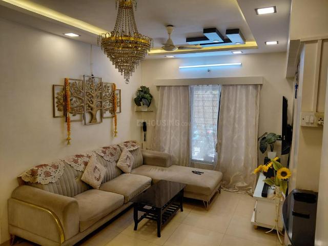 2 BHK Apartment in Kandivali East for resale Mumbai. The reference number is 19784935