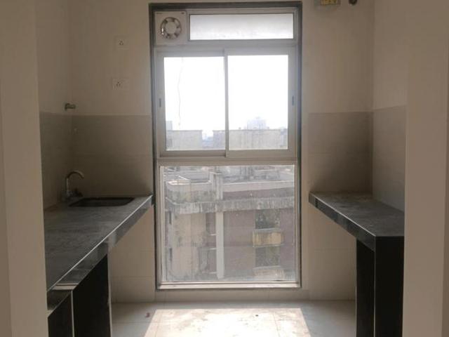 2 BHK Apartment in Kandivali East for resale Mumbai. The reference number is 19859638