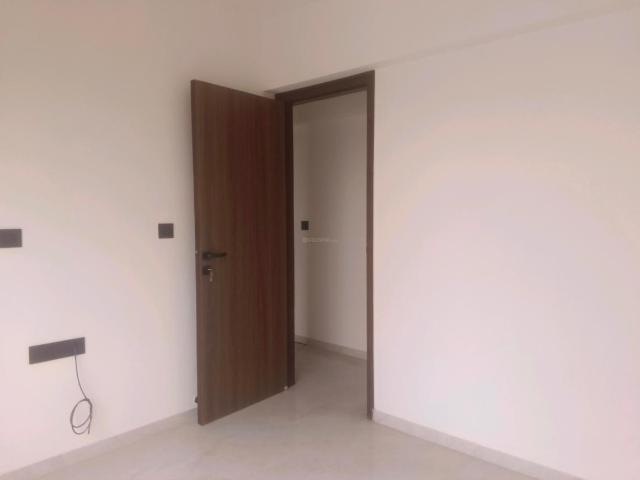 2 BHK Apartment in Kandivali East for resale Mumbai. The reference number is 19145808