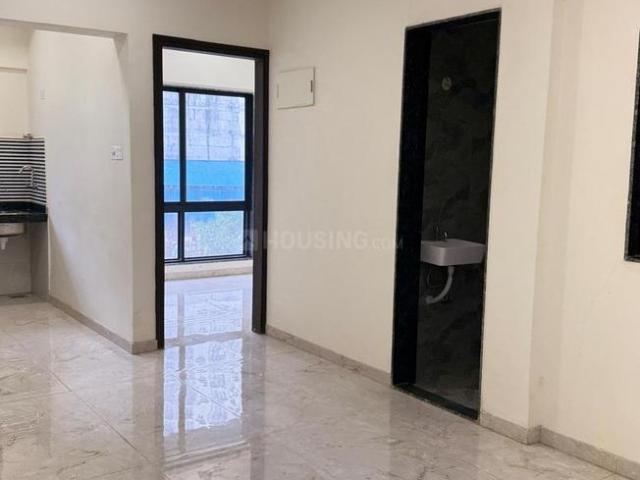 2 BHK Apartment in Kandivali East for resale Mumbai. The reference number is 19361534