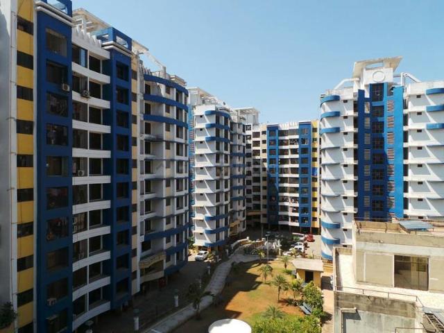 2 BHK Apartment in Kandivali East for resale Mumbai. The reference number is 20559318