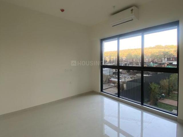 2 BHK Apartment in Kandivali East for resale Mumbai. The reference number is 20605964